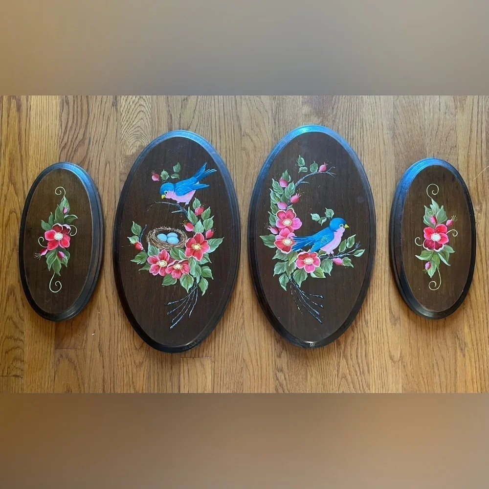Floral and Bird Wall Art Plaques oval shape set of 4. Vintage